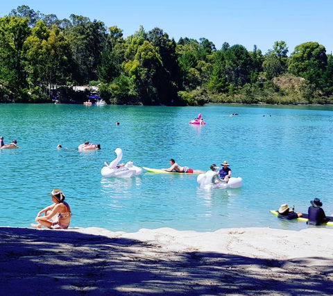 Black Diamond Lake - Find Attractions 0