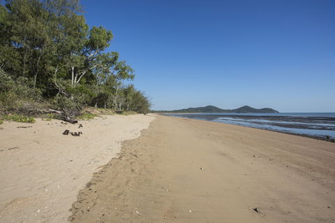 Smalleys Beach - Find Attractions 0