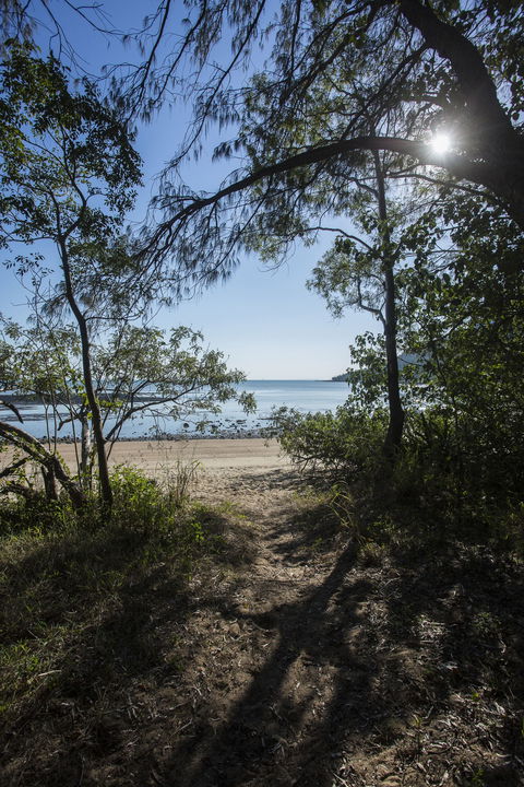 Smalleys Beach - Find Attractions 1