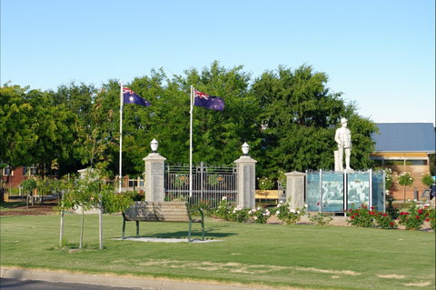 WW1 Memorial Park - Find Attractions 1
