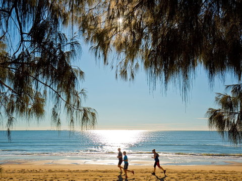 Millennium Esplanade And Tannum Sands Beach - Find Attractions 2