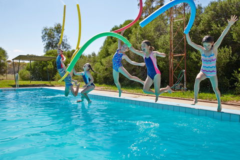 Oaklands War Memorial Swimming Pool - Find Attractions 0