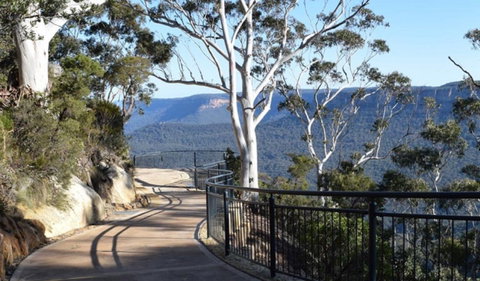 Three Sisters Walk - Find Attractions 0