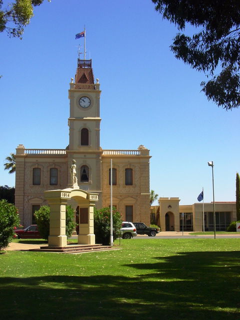 Discovering Historic Kadina Town Drive - Find Attractions 0