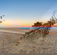 Red Beach - Find Attractions