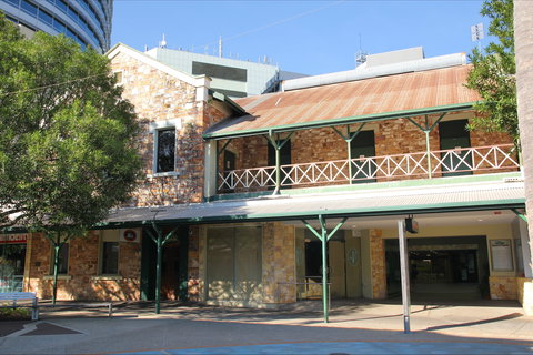 Victoria Hotel (the Vic), Darwin - Find Attractions 0