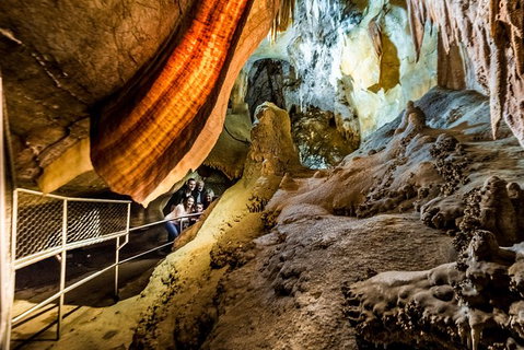 Jenolan Caves: Imperial Cave Tour - Find Attractions 4