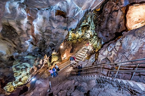 Jenolan Caves: Chifley Cave Tour - Find Attractions 3