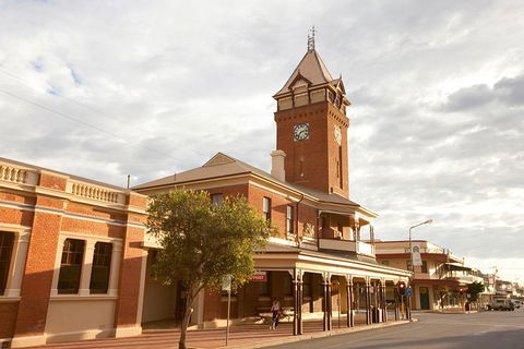 Half Day City Heritage Tour - Find Attractions 6