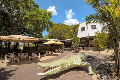 Adelaide River Queen Cruise Shuttle Bus - Find Attractions 1