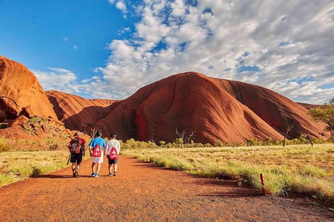 Explore Uluru: 7 Hours Guide Tour At Sunrise With Light Breakfast - Find Attractions 3