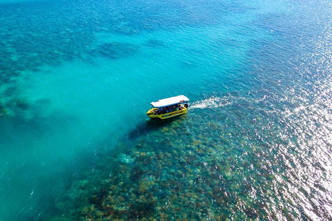 Airlie Beach Glass Bottom Boat Tour - Find Attractions 3