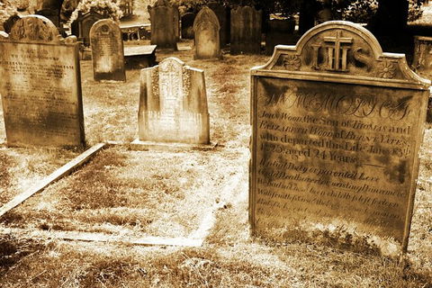 Southport Cemetery Paranormal Activity Tour QUEENSLAND - Find Attractions 3