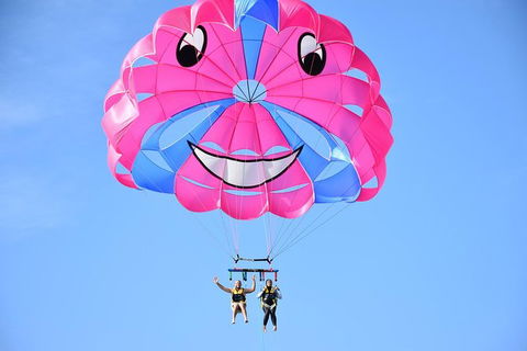 Gold Coast Tandem Parasail & V8 Jetboat Combo - 1 Location - Find Attractions 4