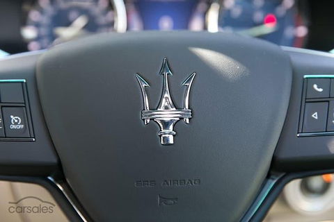 Maserati Quattroporte Limousine Transfer Cairns Airport To City - Find Attractions 3