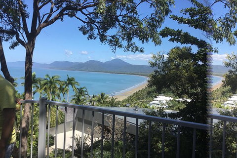 IMAX Private Transfer 7 Guests Cairns Airport To Hotels In Port Douglas - Find Attractions 4