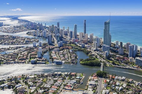 Arrival Private Transfers From Gold Coast Airport OOL To Gold Coast City - Find Attractions 3