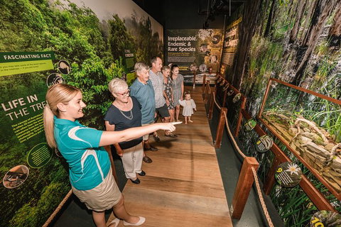 Cairns Aquarium Tour By Twilight With Drink And Appetiser - Find Attractions 3