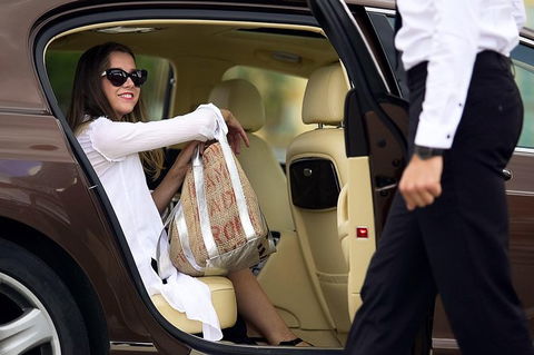 Adelaide Airport (ADL) To City Center To Airport - Private Transfer - Find Attractions 1