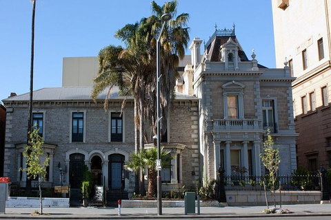 Adelaide Airport Transfers : Airport ADL To Adelaide City In Business Car - Find Attractions 3