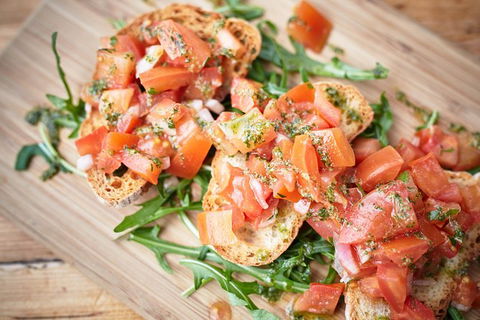 Family Lunch - Tapas And Wine For 4 People - Find Attractions 5