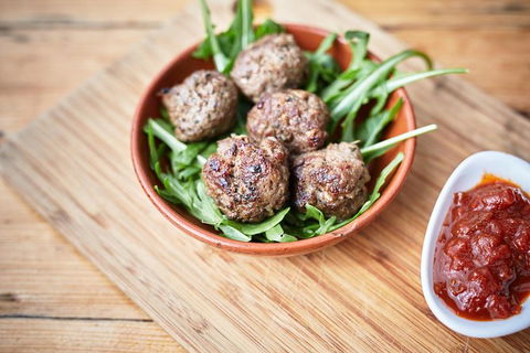 Family Lunch - Tapas And Wine For 4 People - Find Attractions 6