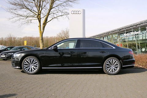 Audi A8 Chauffeur Car Melbourne Airport To CBD - Find Attractions 0