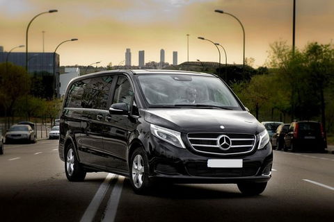 Arrival Private Transfer Melbourne Airport MEL To Melbourne City By Luxury Van - Find Attractions 0