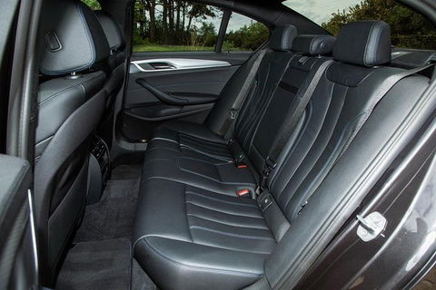 Departure Private Transfer Melbourne City To Melbourne Airport MEL Business Car - Find Attractions 3