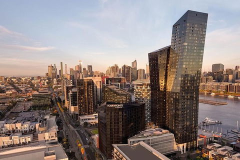 Arrival Private Transfers: Melbourne Airport MEL To Melbourne In Business Car - Find Attractions 5