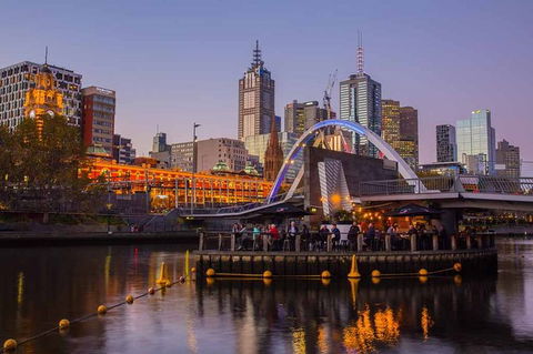 Arrival Private Transfers: Melbourne Airport MEL To Melbourne In Luxury Van - Find Attractions 6