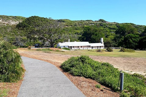 Explore Margaret Rivers\' National Parks On A Guided Cape To Cape Track Walk - Find Attractions 3