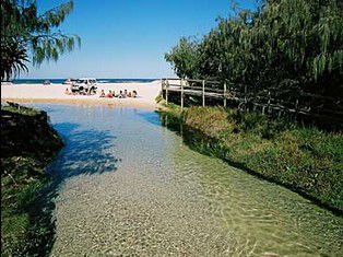 Australia Fraser Island Escape - Find Attractions 0