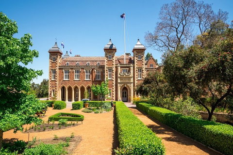 Perth Scavenger Hunt: Perched On A Swan - Find Attractions 0