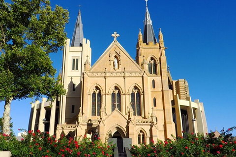 Perth Scavenger Hunt: Perched On A Swan - Find Attractions 1