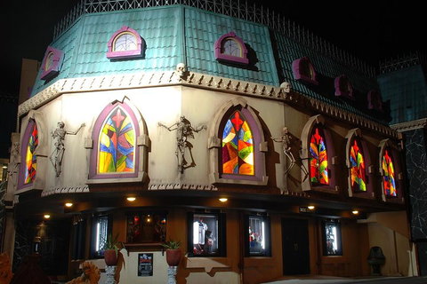 Dracula's Cabaret - Gold Coast - Find Attractions 1