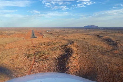 Scenic Flight: Uluru Rock Blast - Find Attractions 4