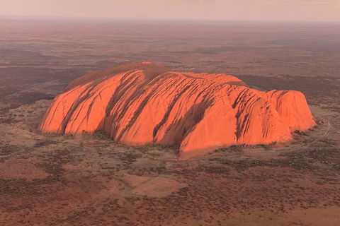 Scenic Flight: Uluru & Kata Tjuta - Find Attractions 2