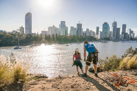 Abseiling The Kangaroo Point Cliffs In Brisbane - Find Attractions 1