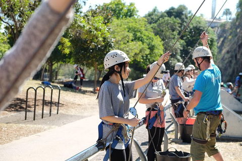 Rock Climbing At The Kangaroo Point Cliffs In Brisbane - Find Attractions 3