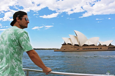 Sydney Harbour Hop-on Hop-off Cruise - Find Attractions 3