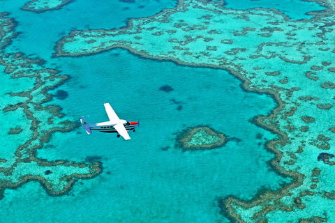 Reef And Island Scenic Flight From Airlie Beach - Find Attractions 4