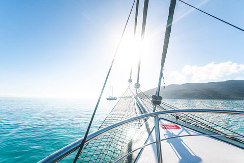 2 Night Whitsunday Islands Cruise On New Horizon From Airlie Beach - Find Attractions 2