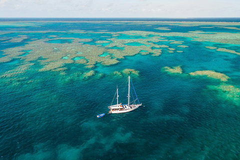 3 Day Whitsundays Sailing And Diving Adventure: Kiana - Find Attractions 1