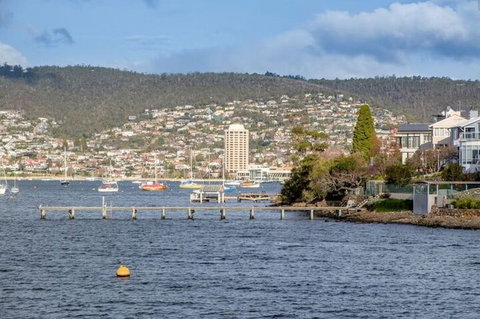 Derwent River Historic Harbour Cruise From Hobart - Find Attractions 5