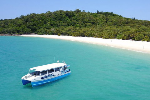 Whitsunday Bullet Day Trip - Whitehaven Beach And Snorkelling - Find Attractions 0
