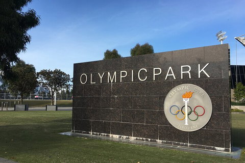 Melbourne Sports Walk - Find Attractions 1