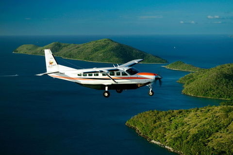 Reef And Island Scenic Flight From Airlie Beach - Find Attractions 3