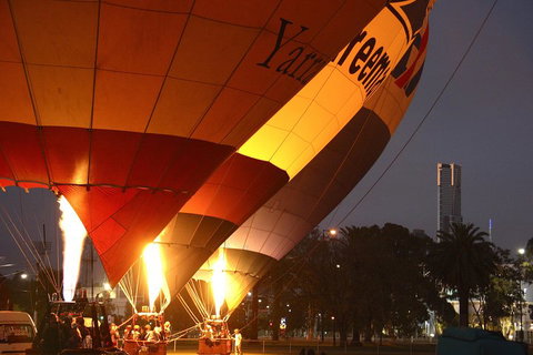Melbourne Sunrise Balloon Flight & Champagne Breakfast - Find Attractions 2
