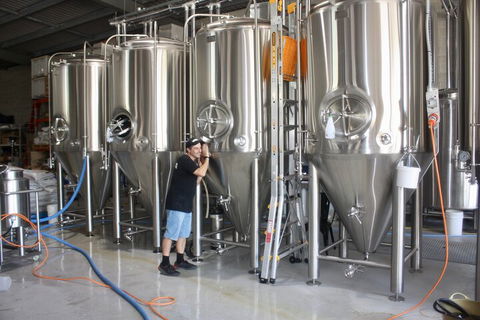 Hipster Sipster Brewery And Distillery Tour - Find Attractions 1